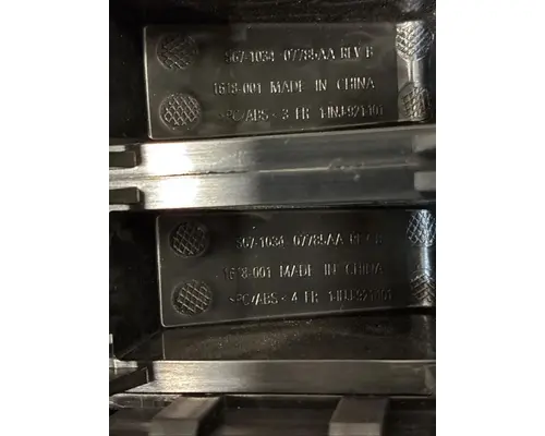 KENWORTH T680 Switch, misc 