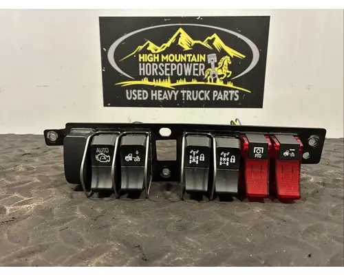 KENWORTH T680 Switch, misc 