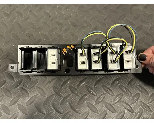 KENWORTH T680 Switch, misc 