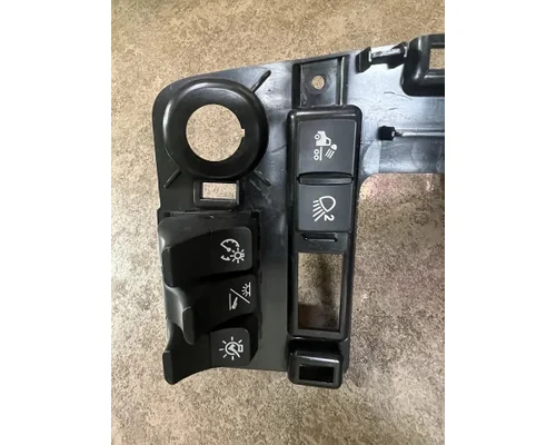 KENWORTH T680 Switch, misc 