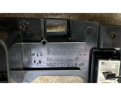 KENWORTH T680 Switch, misc 