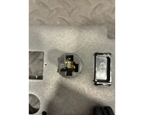 KENWORTH T680 Switch, misc 
