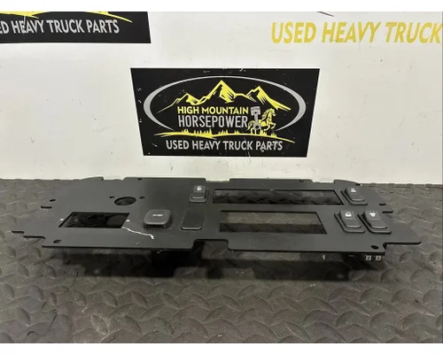 KENWORTH T680 Switch, misc 