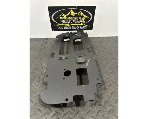 KENWORTH T680 Switch, misc 