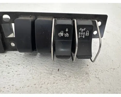 KENWORTH T680 Switch Panel