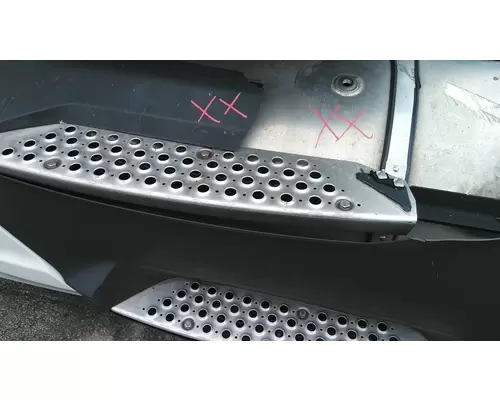 KENWORTH T680 TANK STEP