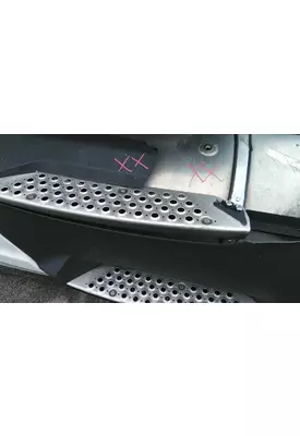 KENWORTH T680 TANK STEP