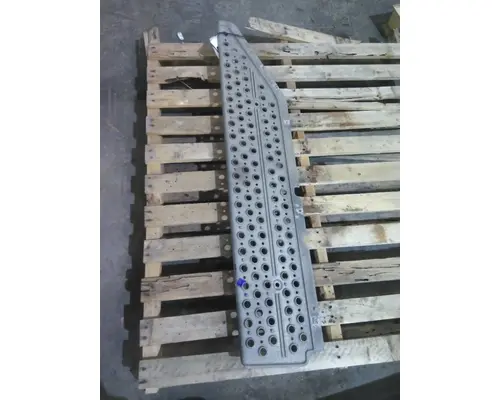 KENWORTH T680 TANK STEP