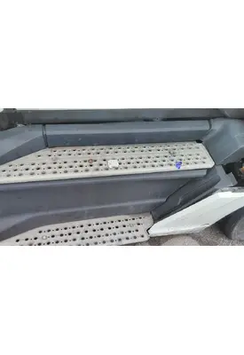 KENWORTH T680 TANK STEP