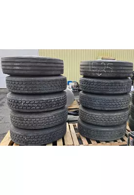 KENWORTH T680 Tire and Rim