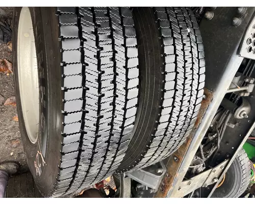 KENWORTH T680 Tires