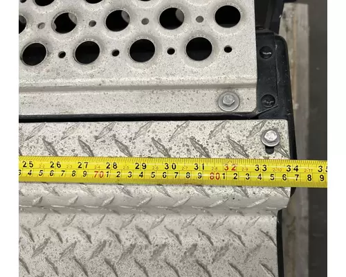 KENWORTH T680 Tool Box