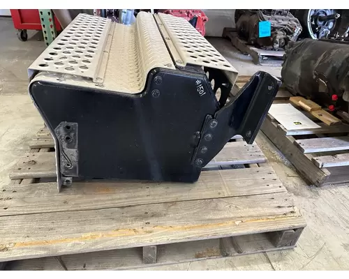 KENWORTH T680 Tool Box