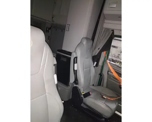 KENWORTH T680 WHOLE TRUCK FOR RESALE