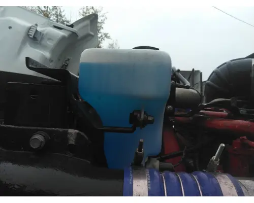 KENWORTH T680 WINDSHIELD WASHER RESERVOIR