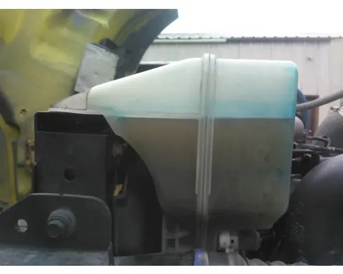 KENWORTH T680 WINDSHIELD WASHER RESERVOIR