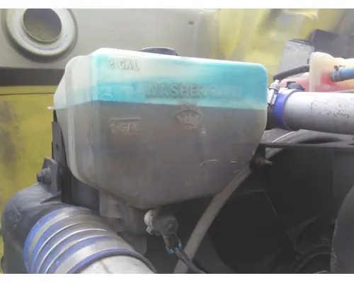 KENWORTH T680 WINDSHIELD WASHER RESERVOIR