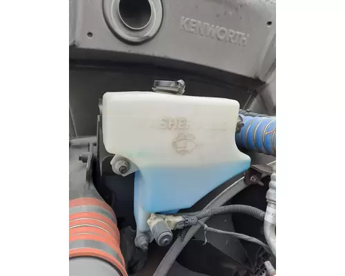 KENWORTH T680 WINDSHIELD WASHER RESERVOIR