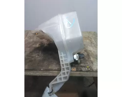 KENWORTH T680 WINDSHIELD WASHER RESERVOIR