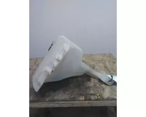 KENWORTH T680 WINDSHIELD WASHER RESERVOIR