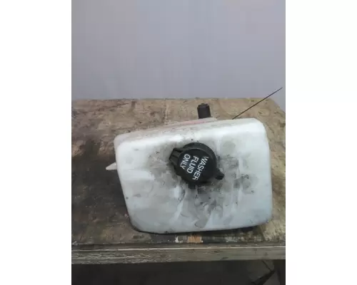 KENWORTH T680 WINDSHIELD WASHER RESERVOIR