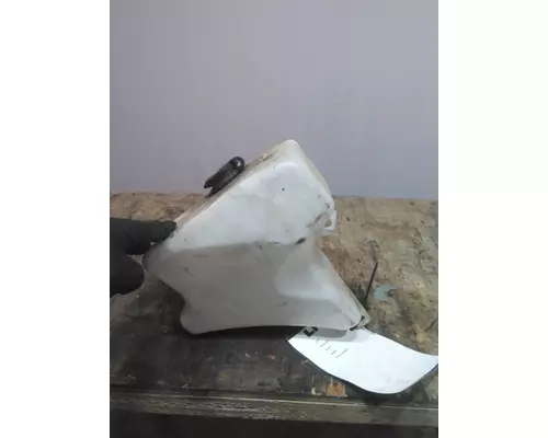 KENWORTH T680 WINDSHIELD WASHER RESERVOIR