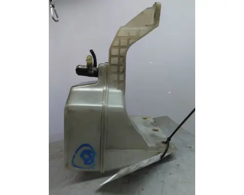 KENWORTH T680 WINDSHIELD WASHER RESERVOIR