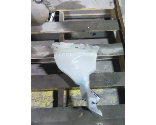 KENWORTH T680 WINDSHIELD WASHER RESERVOIR