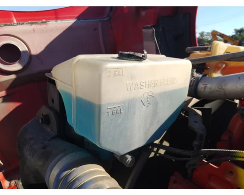 KENWORTH T680 WINDSHIELD WASHER RESERVOIR