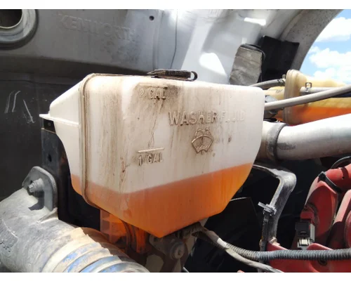 KENWORTH T680 WINDSHIELD WASHER RESERVOIR
