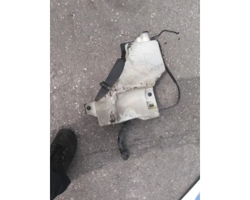 KENWORTH T680 WINDSHIELD WASHER RESERVOIR