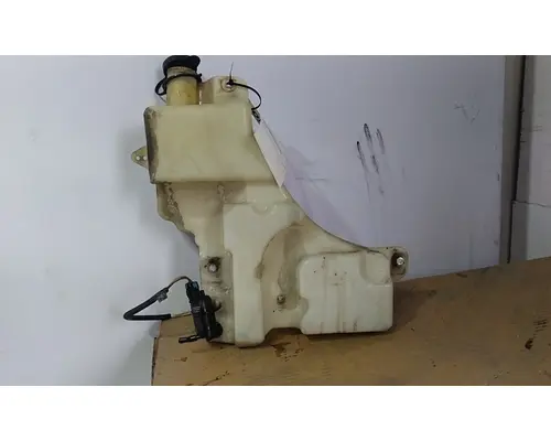 KENWORTH T680 WINDSHIELD WASHER RESERVOIR