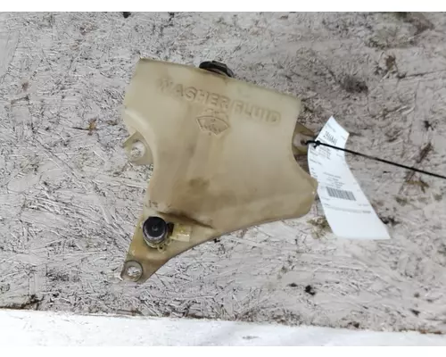 KENWORTH T680 WINDSHIELD WASHER RESERVOIR