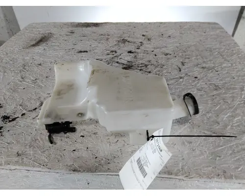 KENWORTH T680 WINDSHIELD WASHER RESERVOIR