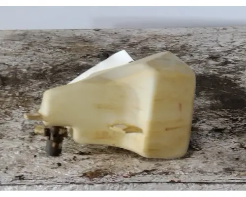 KENWORTH T680 WINDSHIELD WASHER RESERVOIR