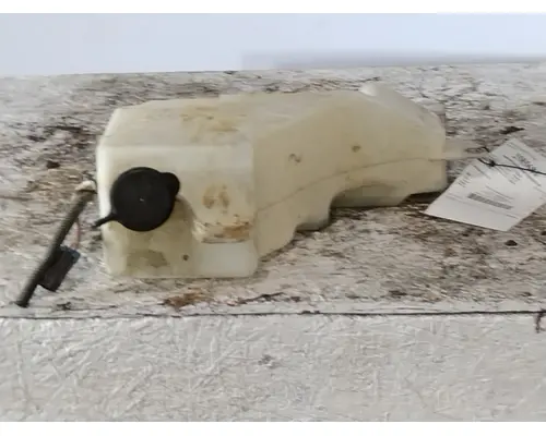 KENWORTH T680 WINDSHIELD WASHER RESERVOIR