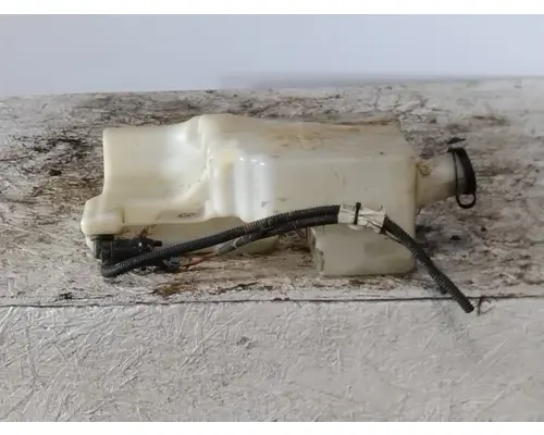 KENWORTH T680 WINDSHIELD WASHER RESERVOIR