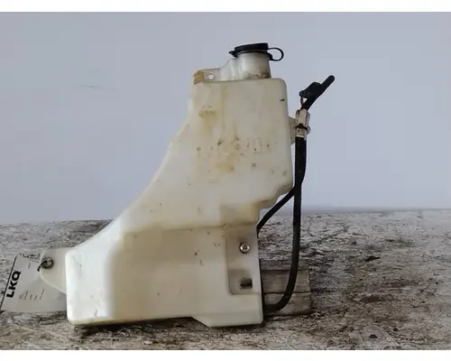 KENWORTH T680 WINDSHIELD WASHER RESERVOIR