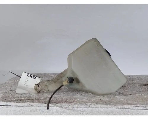 KENWORTH T680 WINDSHIELD WASHER RESERVOIR