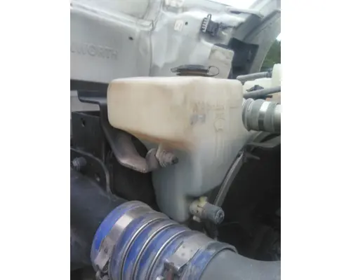 KENWORTH T680 WINDSHIELD WASHER RESERVOIR