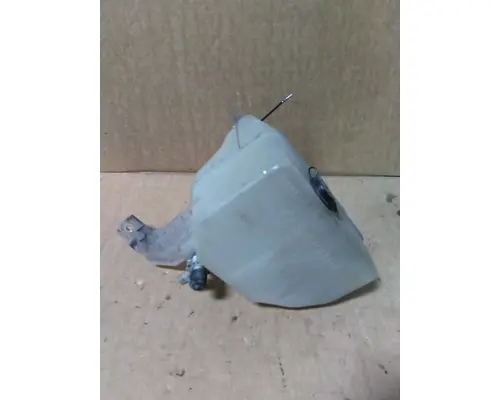 KENWORTH T680 WINDSHIELD WASHER RESERVOIR