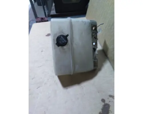 KENWORTH T680 WINDSHIELD WASHER RESERVOIR