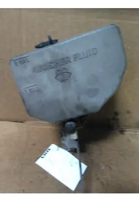 KENWORTH T680 WINDSHIELD WASHER RESERVOIR