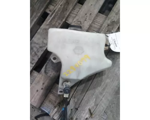 KENWORTH T680 WINDSHIELD WASHER RESERVOIR