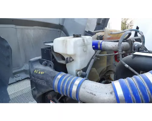 KENWORTH T680 WINDSHIELD WASHER RESERVOIR