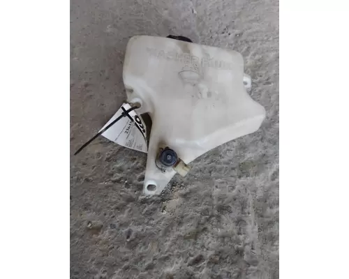 KENWORTH T680 WINDSHIELD WASHER RESERVOIR