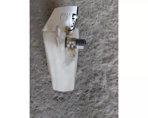 KENWORTH T680 WINDSHIELD WASHER RESERVOIR