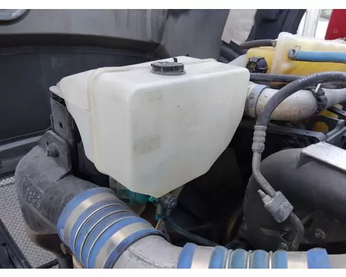 KENWORTH T680 WINDSHIELD WASHER RESERVOIR