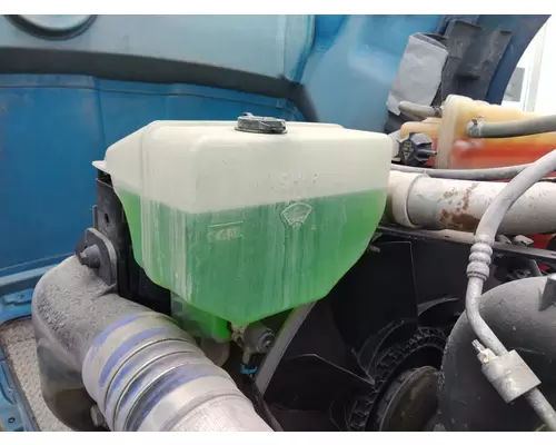 KENWORTH T680 WINDSHIELD WASHER RESERVOIR