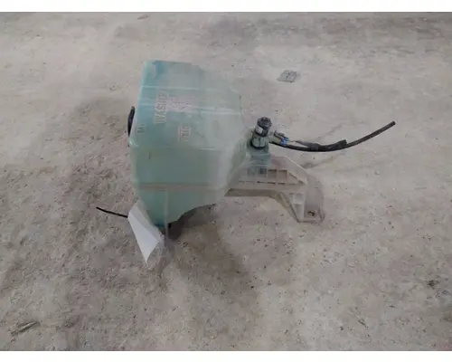 KENWORTH T680 WINDSHIELD WASHER RESERVOIR